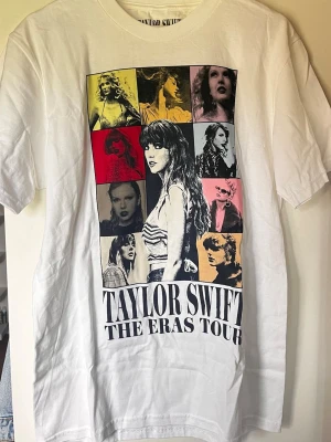 Taylor Swift T-shirt - Helt oanvänd Taylor Swift T-shirt som är köpt under hemma turné!