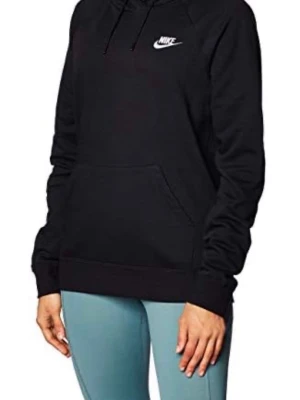 Svart Nike hoodie med logga - Svart hoodie från Nike med vit logga på bröstet. Klassisk modell med huva och dragsnören samt en stor magficka framtill. Perfekt för en avslappnad och sportig stil. Mjuk och bekväm bomullsblandning.