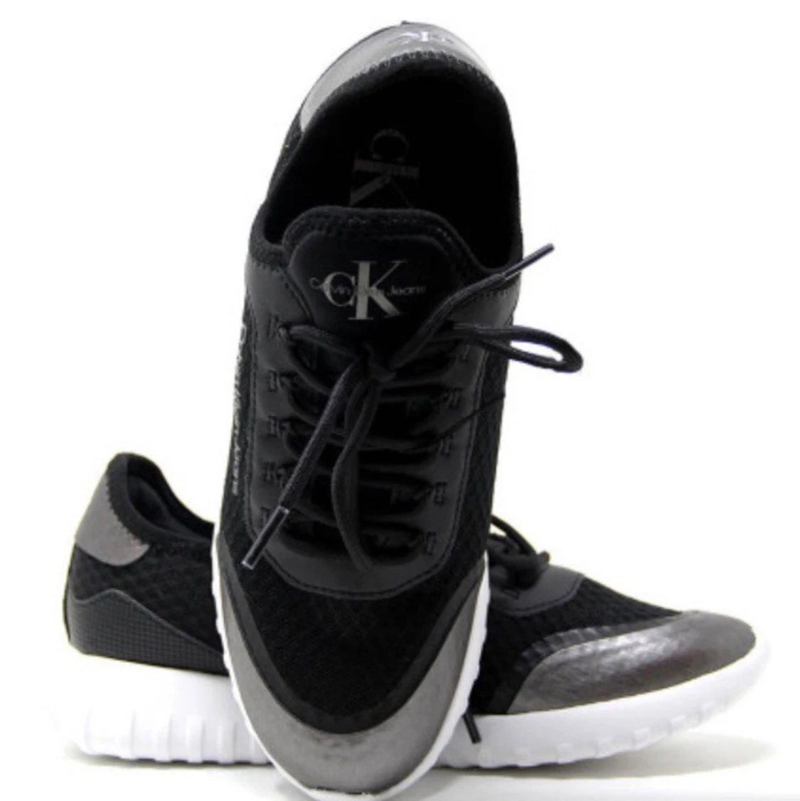 Svarta Calvin Klein sneakers