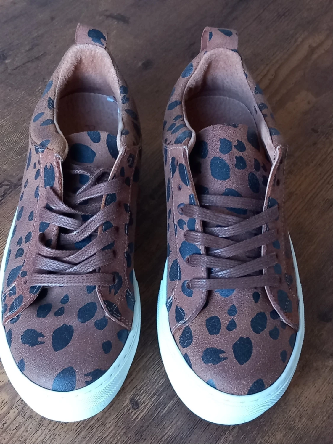 Bruna sneakers från Pieces med leopardmönster storlek 36 - 1