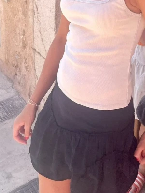 Snygg kjol från Zara - Säljer min favoritkjol från Zara!😭💖💖