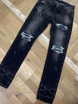 Amiri jeans  - Amiri jeans i storlek M 