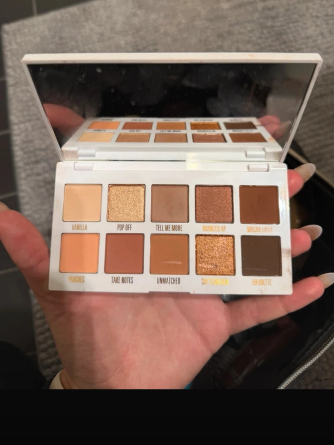 Kylie Cosmetics ögonskuggspalett - 1