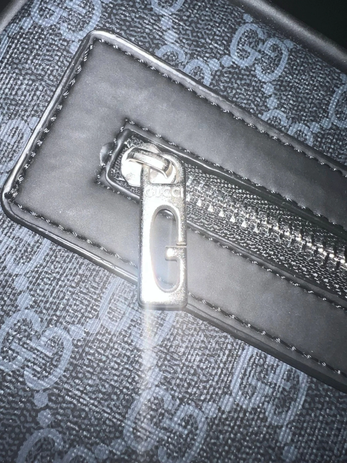 Svart axelväska från GG - 2