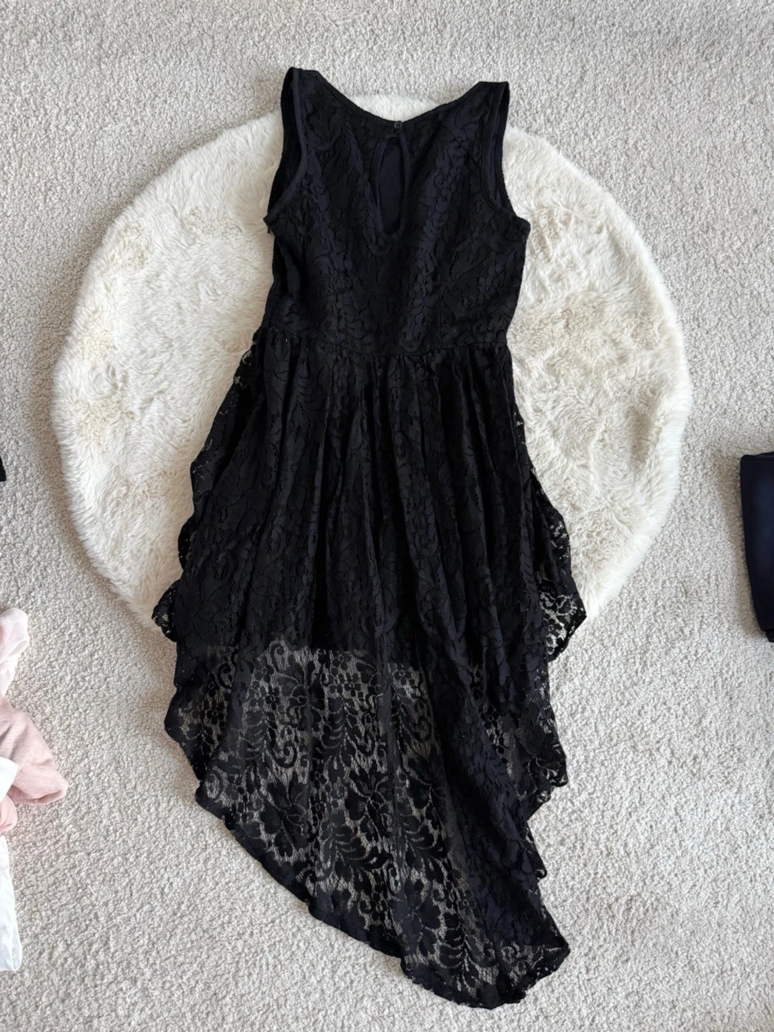 Svart asymmetrisk spetsklänning - 2