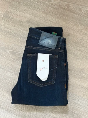Handpicked Orvieto - Handpicked Orvieto | Storlek: 31 | Färg: Mörkblå | Modell: Orvieto (slim) | Skick: Nya med tags | Nypris: 300€
