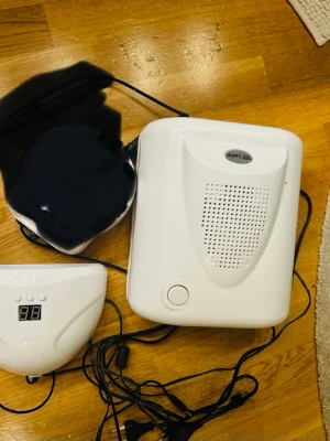 Nagelkit med UV-lampa  - 2st vit UV-lampa, en 150kr eller två 199kr