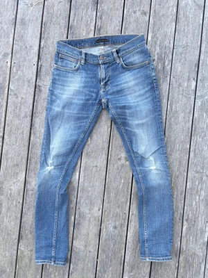 Nudie jeans - Snygga Nudie jeans i storlek w31 l32. Stilrena och bra passform. Pris är diskuterbart 