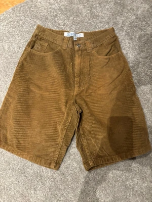 Bruna manchester big boys  - Bigboy shorts i storlek xs, hör av dig vid någon undring. Pris kan såklart diskuteras vid snabb affär! 