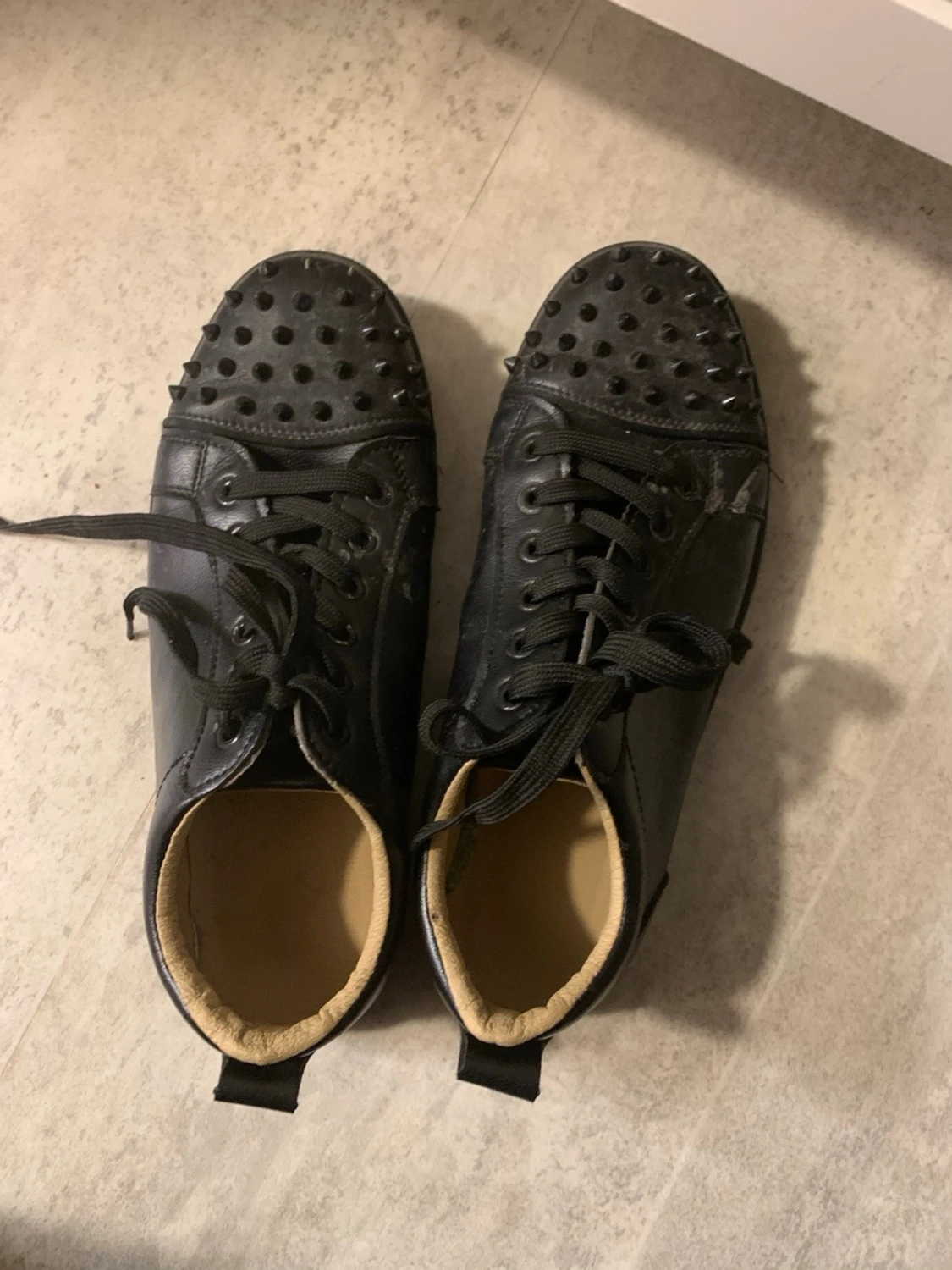 Svarta sneakers med nitar - 2