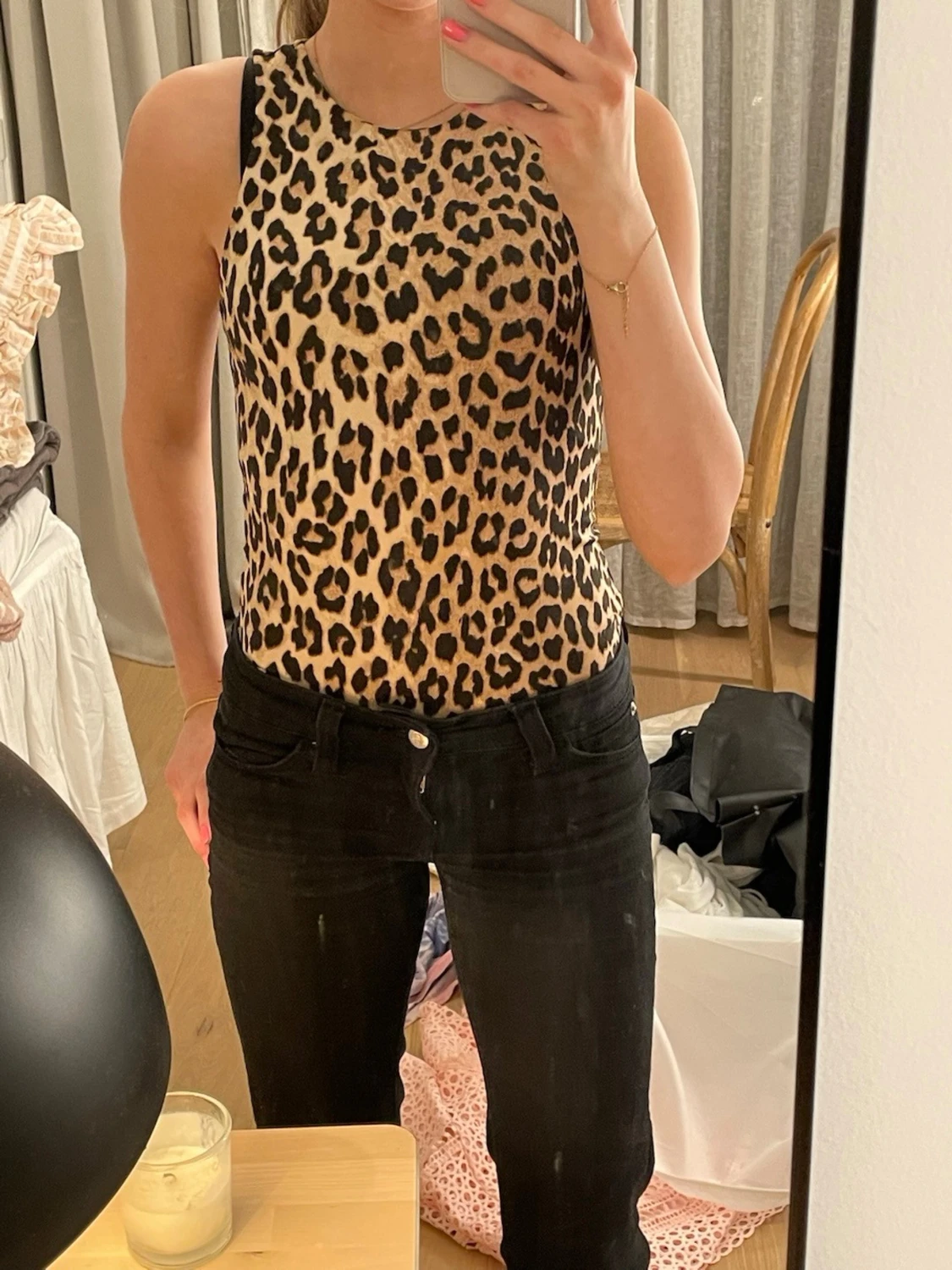 Leopardmönstrad ärmlös body