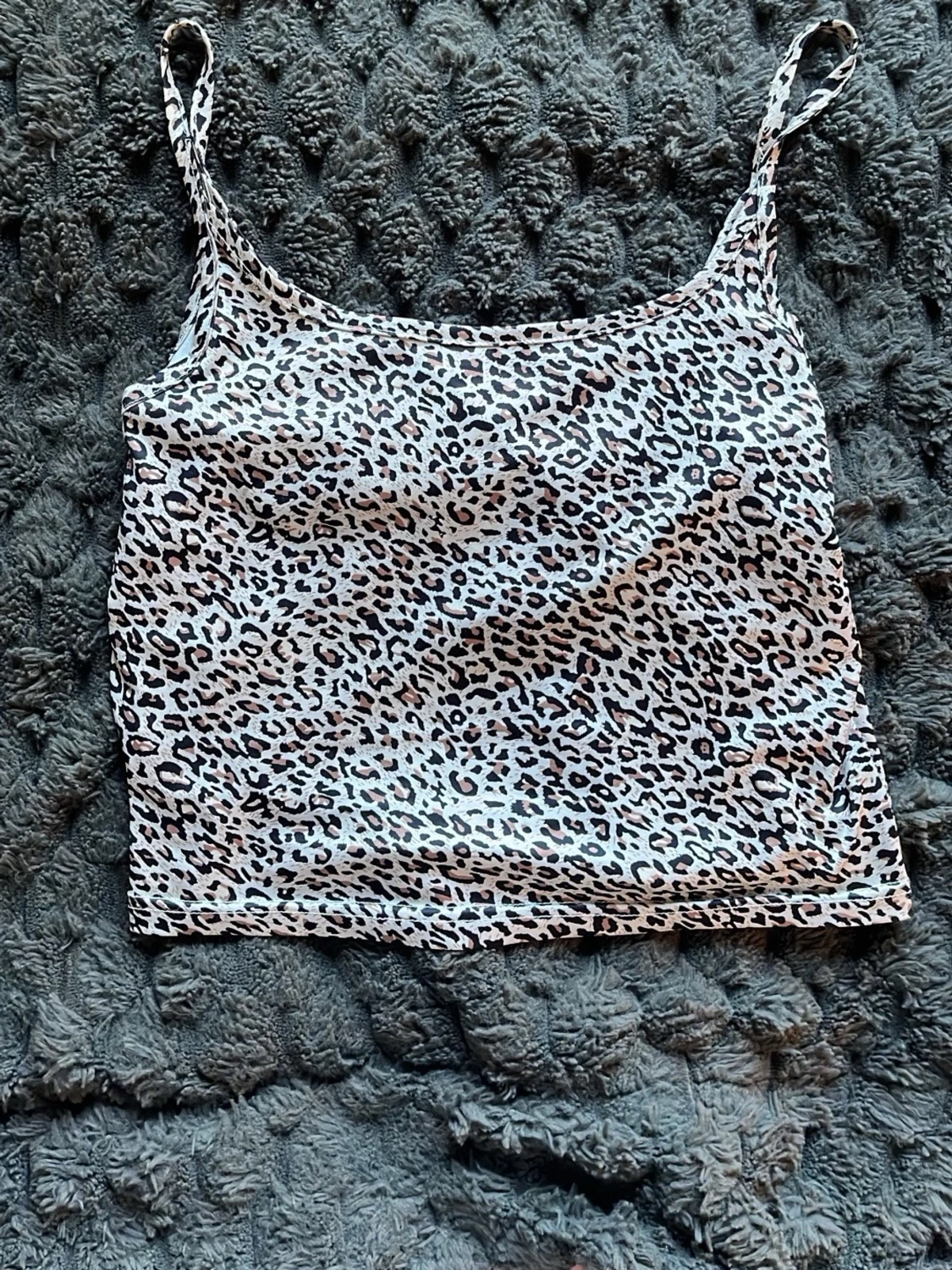 Leopardmönstrad linne