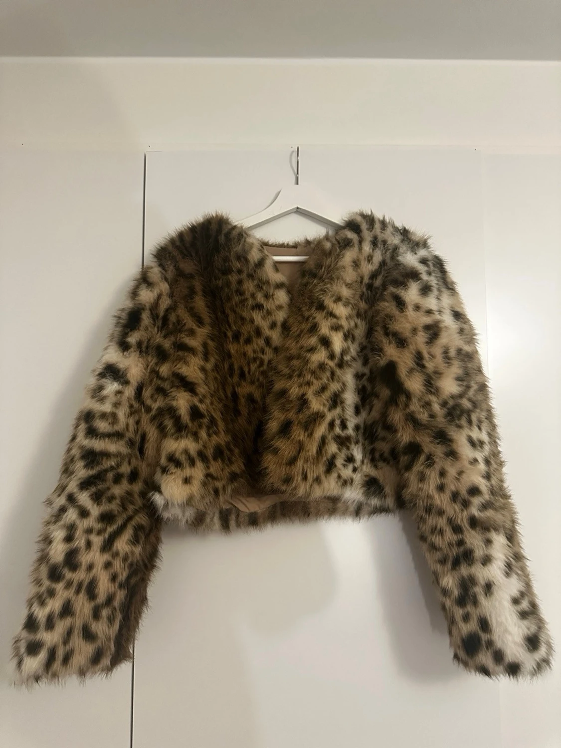 Leopardmönstrad fuskpälsjacka