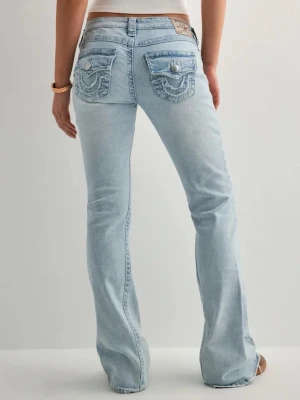 Ljusblå bootcut jeans från True Religion - Säljer ett par ljusblå bootcut jeans från True Religion❣️ stl 26