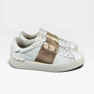 Valentino Open | 36 - Valentino Open sneakers i guldig färg | Små defekter; se bilder | Endast skorna ingår | #5