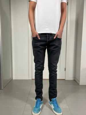 Dondup George Jeans  - Säljer nu dessa Dondup George Jeans, mått: 40 och 106 cm. skriv för fler bilder/frågor🙌🏼