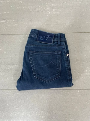 Jacob Cohën Jeans  - Säljer nu dessa riktigt snygga Jacob Cohën Jeans i style 688, mått: 37,5 cm midja och 98 cm längd. skriv för fler bilder/frågor🙌🏼