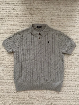 Ralph Lauren gray knit polo shirt - Size M, true to size. Just as new, unused. Feel free to ask questions DM