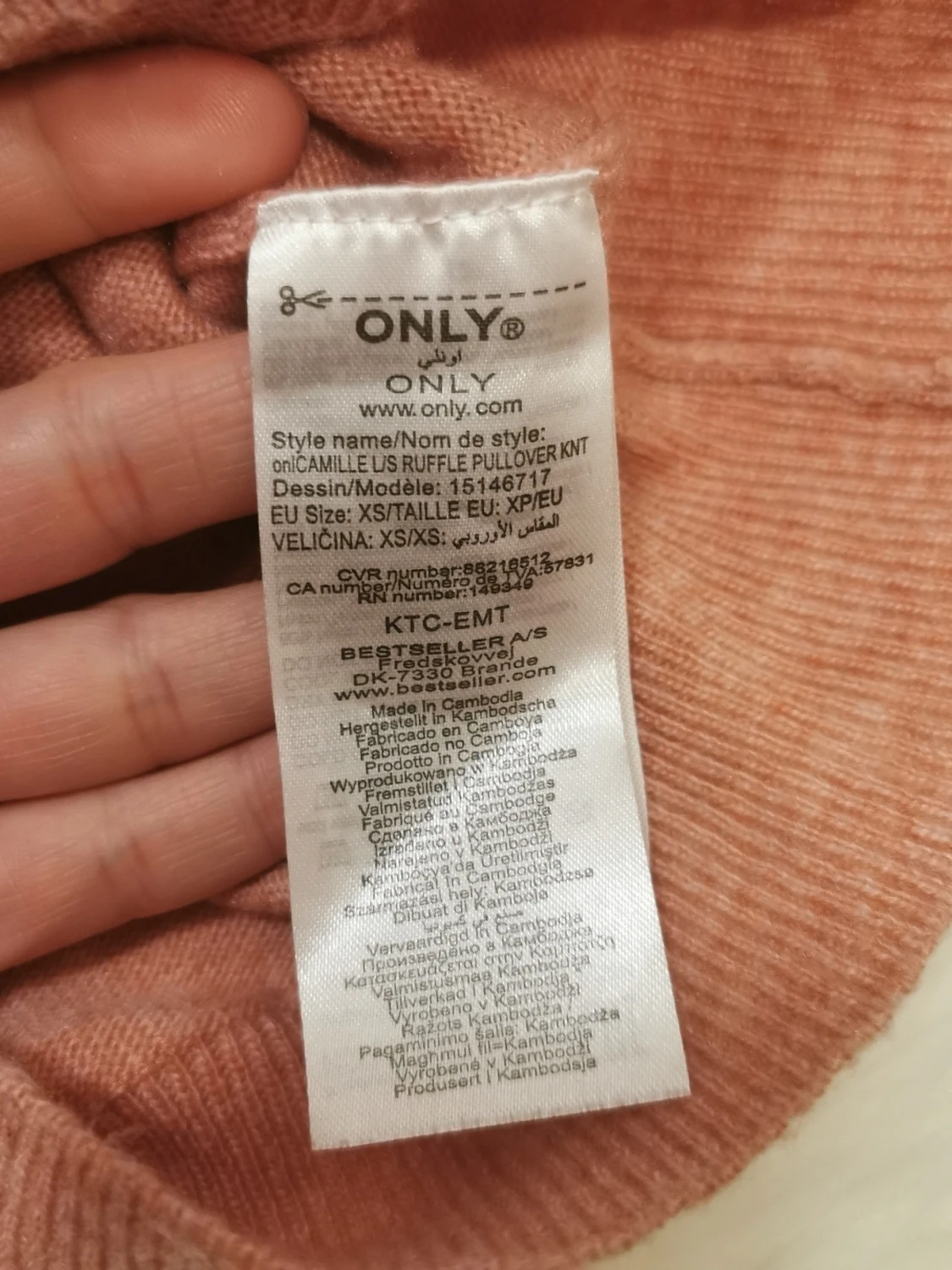 Snygg stickad tröja med volang från ONLY - 3