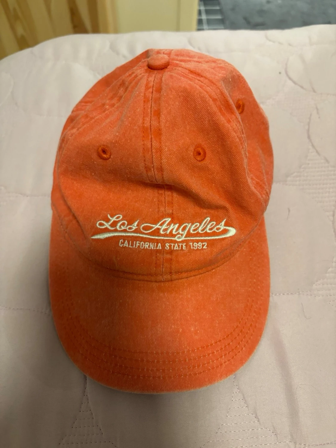 Orange keps Los Angeles brodyr