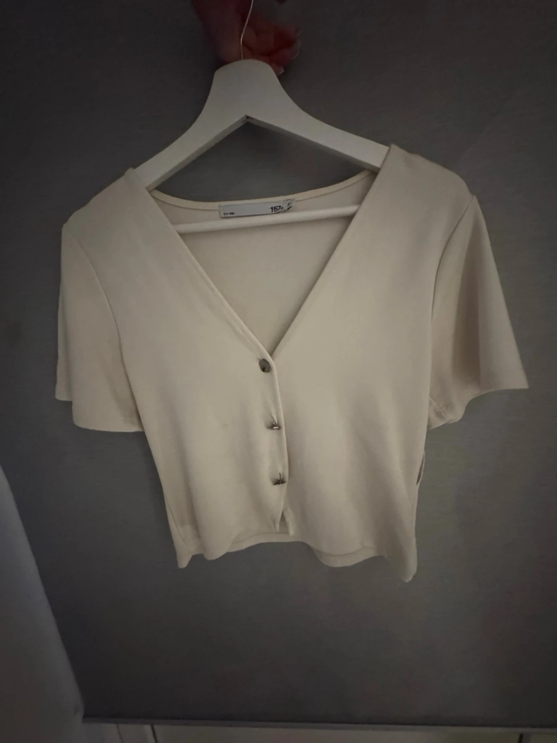 Vit  blus med knappar - 1