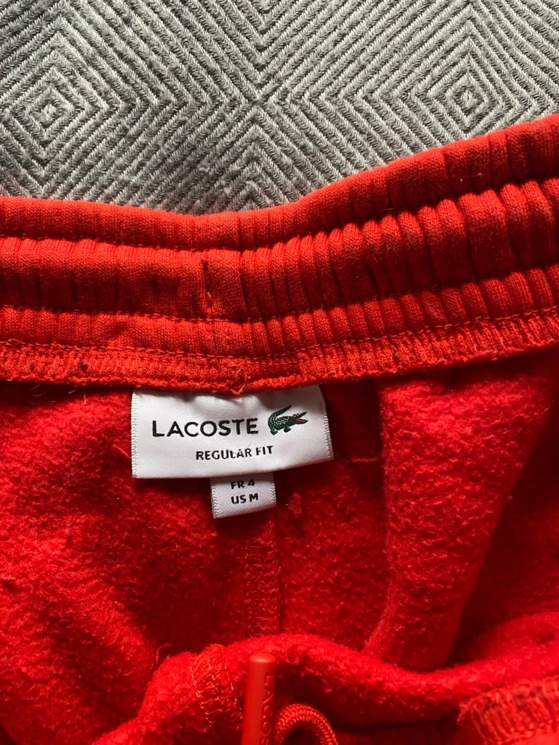 Röda shorts från Lacoste med logoband - 2
