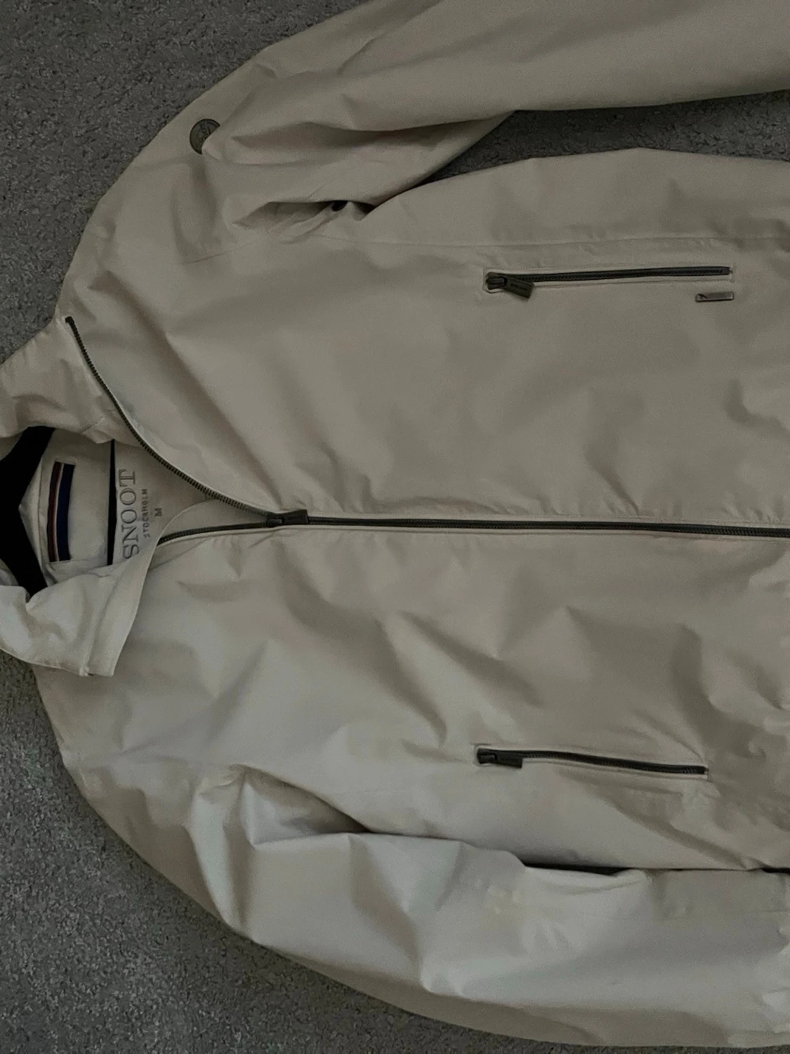 Beige vindjacka från J.Lindeberg - 2
