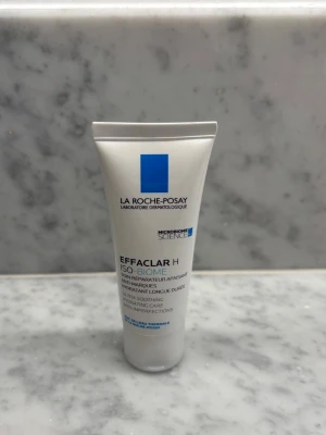 La Roche-Posay Effaclar H Iso-Biome - Säljer denna La Roche-Posay Effaclar H Iso-Biome kräm. Endast testar en gång 🩷