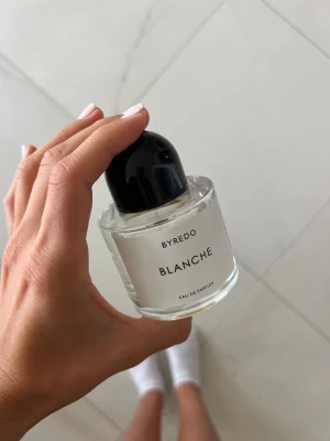 Byredo Blanche 100ml - Byredo Blanche i 100ml! Endast testad en gång. En gåva som tyvärr inte var för mig! Skickas i sin förpackning.