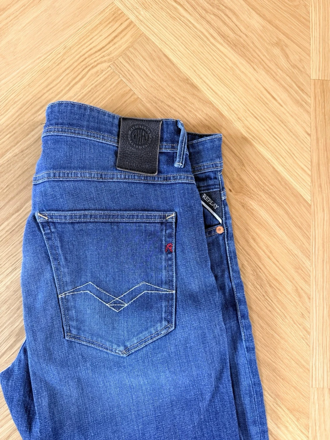 Blå raka jeans från Replay - 2