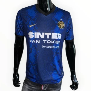 Inter Milan Tröja Strl S - Helt ny, högkvalitativ replika Storlek: S  Pris: 299 kr  Leverans: Skickas inom 24 timmar  Observera: Begränsat antal i lager – först till kvarn gäller  
