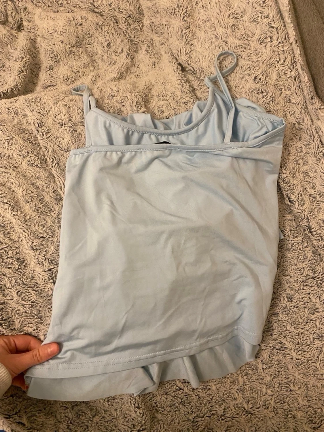 Babyblått linne med volanger  - 1