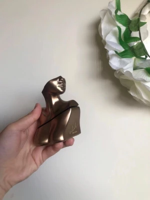 Billie Eilish Eiöish parfym 30ml - Knappt använd, 30ml💓🌸