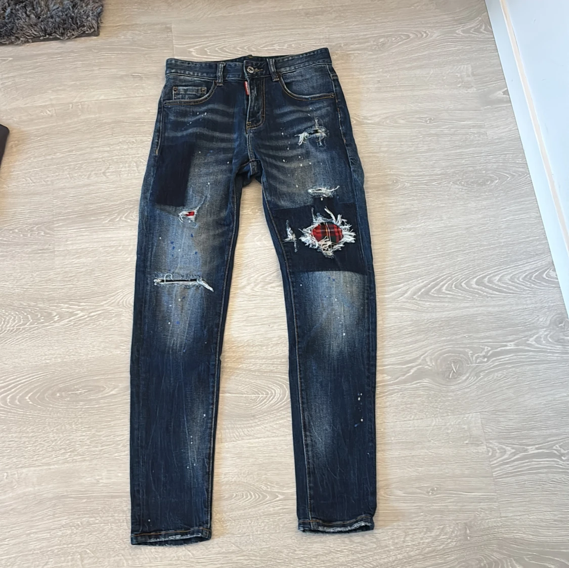 Dsquared2 slim jeans med slitningar