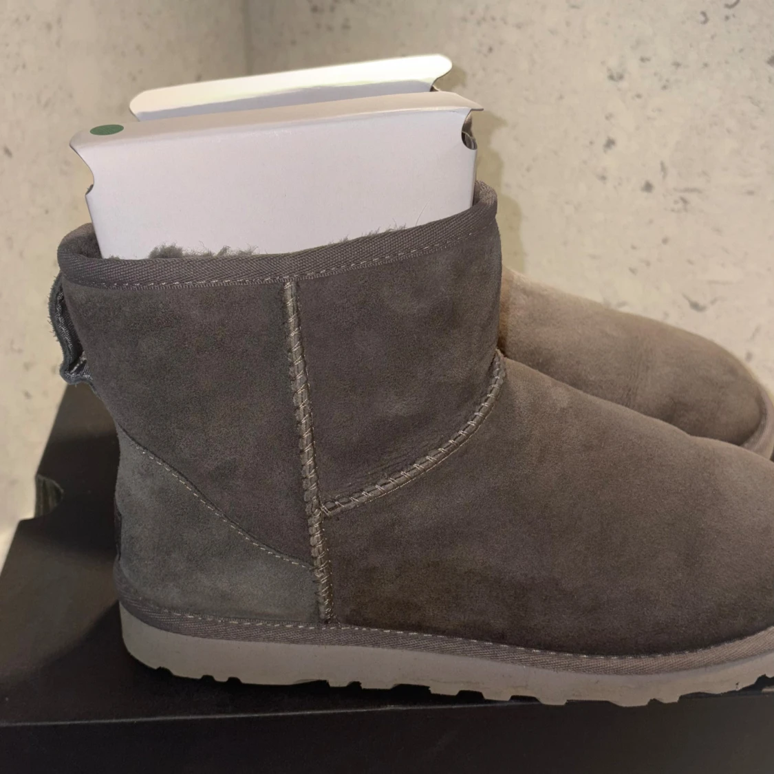 Grå UGG boots i mocka - 3