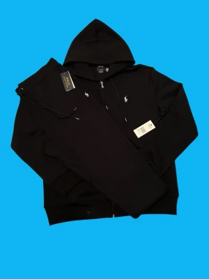 Ralph Lauren Tracksuit Size Large (navy) - Brand: Ralph Lauren Condition: Brand new  Color: Navy Size: Large Measurements: Pants length 104cm waist 40-50 Zip hoodie length 68cm shoulder 48cm  • Message for questions or offers  • Cheaper if you buy more items • Delivery within 24hrs