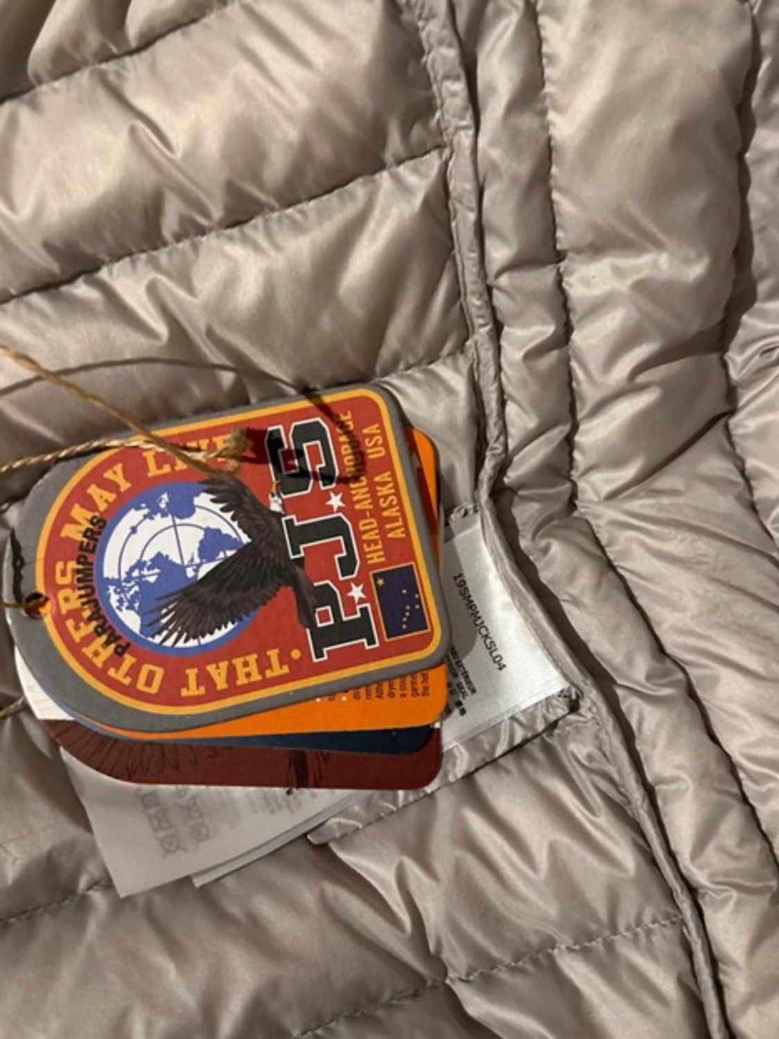 Ljusbeige dunjacka från Parajumpers - 1