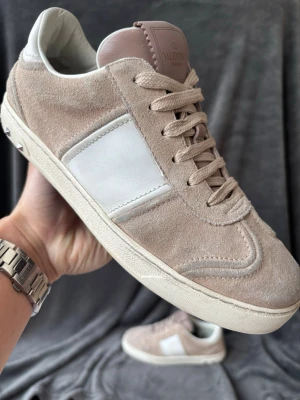 Valentino flycrew skor - Storlek 37, fråga om innermått vid osäkerhet 