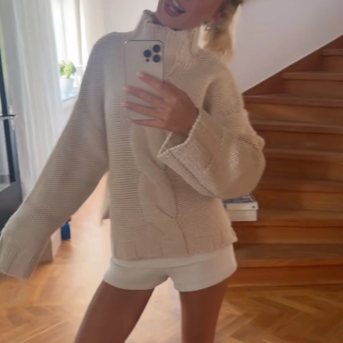 Kabelstickad tröja - 1