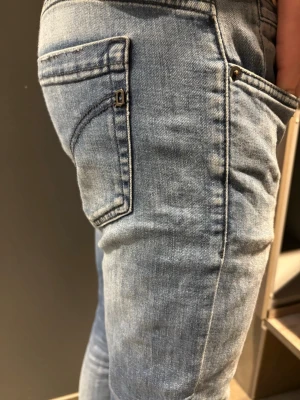 Dondup jeans George - Säljer dessa snygga dondup jeans. Dem är i bra skick och W30 pris kan diskuteras vid snabb affär