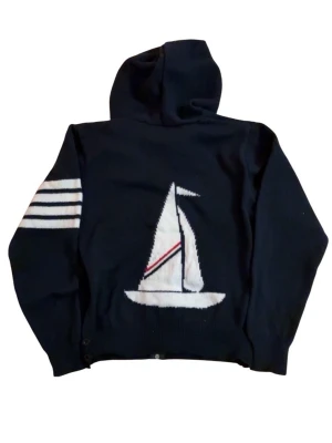 Thom Browne tröja  - Säljer denna tröja ifrån thom Browne storlek: S-M, den är i merinoull och varm. Kom privat för fler frågor och funderingar