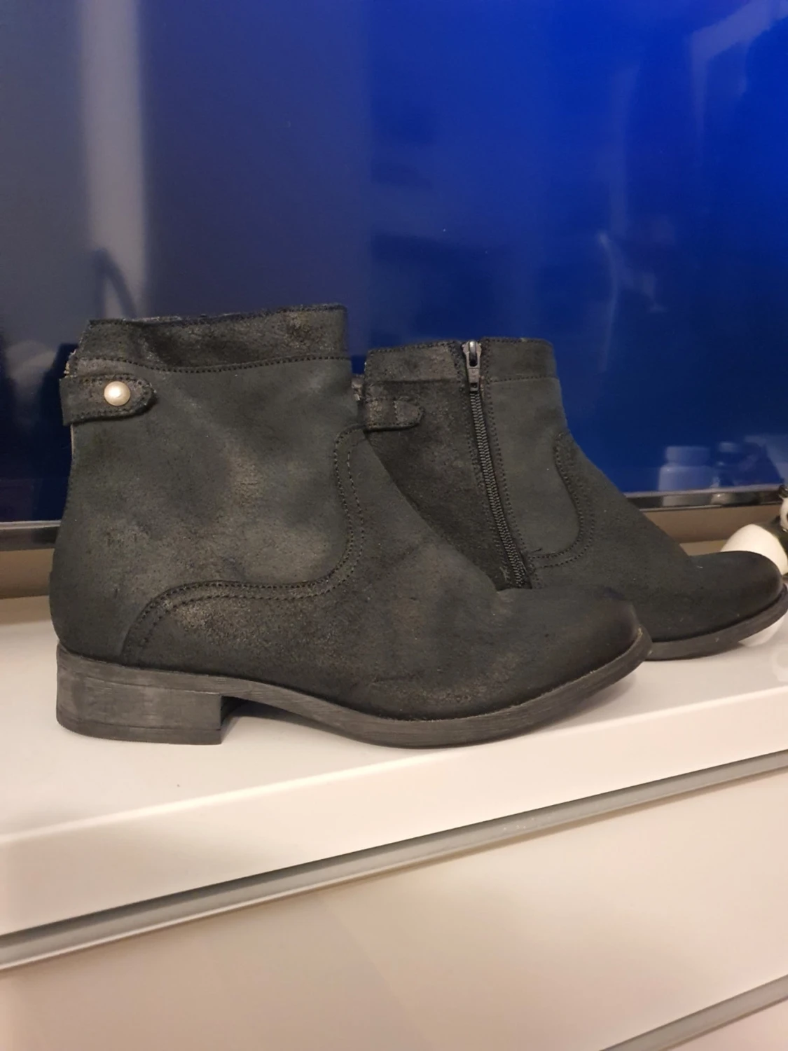 Svarta mockaboots med låg klack - 1