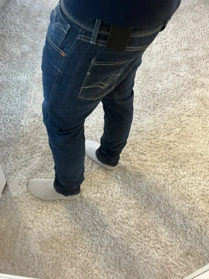 Replay anbass jeans  - Replay Jeans | Bra skick | Storlek 33/30 | Pris - 499kr | Modellen är ca 179cm lång | Hör av dig vid minsta fråga eller fundering!!