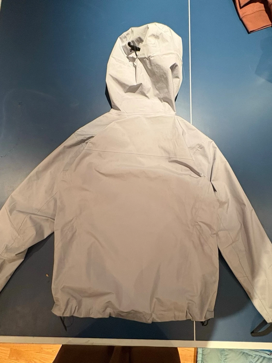 Ljusgrå regnjacka från Arc'teryx - 3