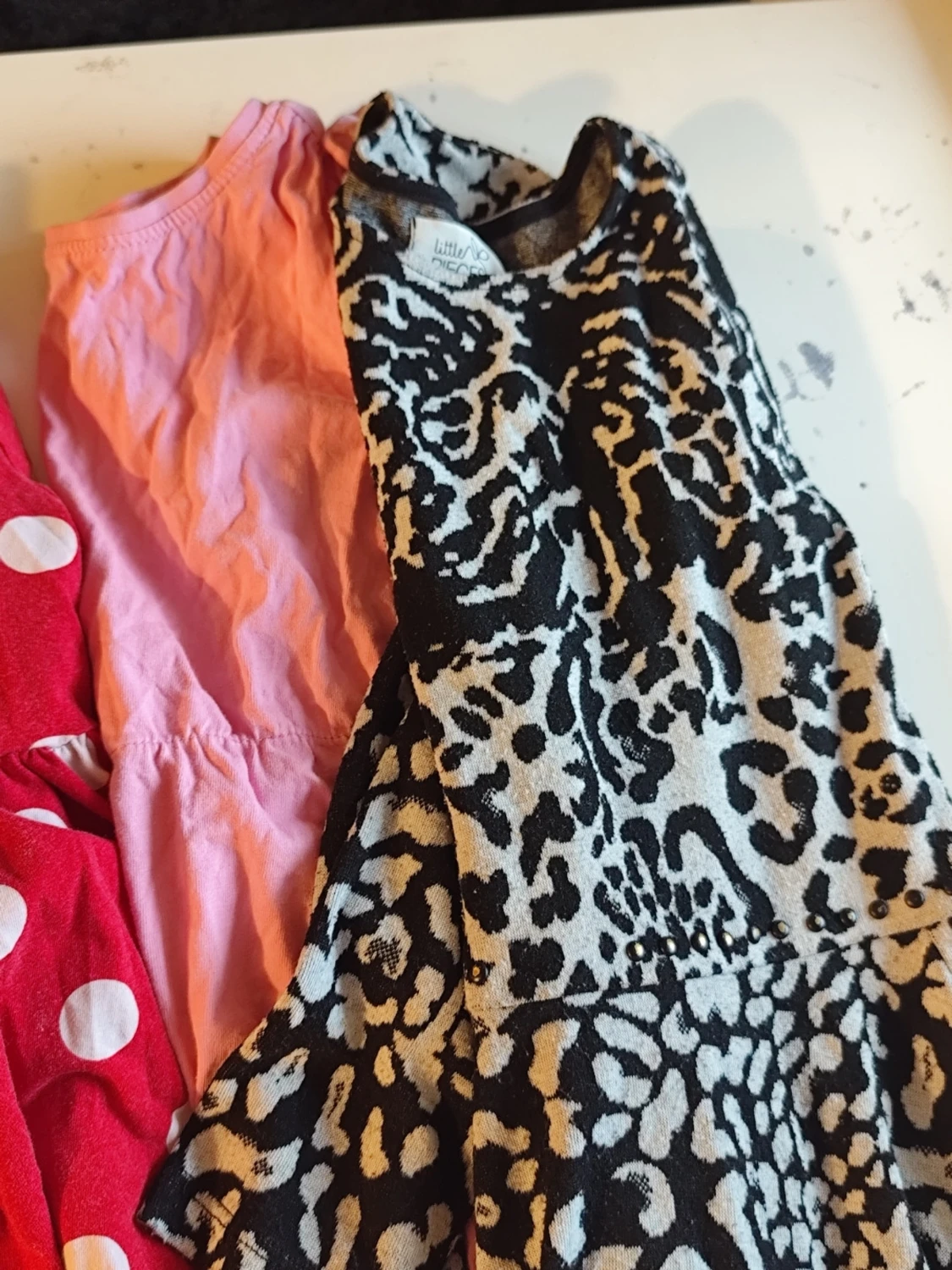 Mix av korta klänningar med mönster 122/128 - 3