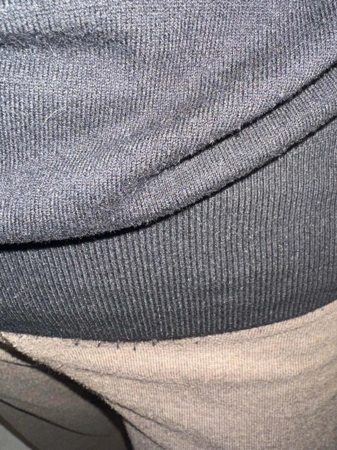 Svart ribbad t-shirt i bomull - 1