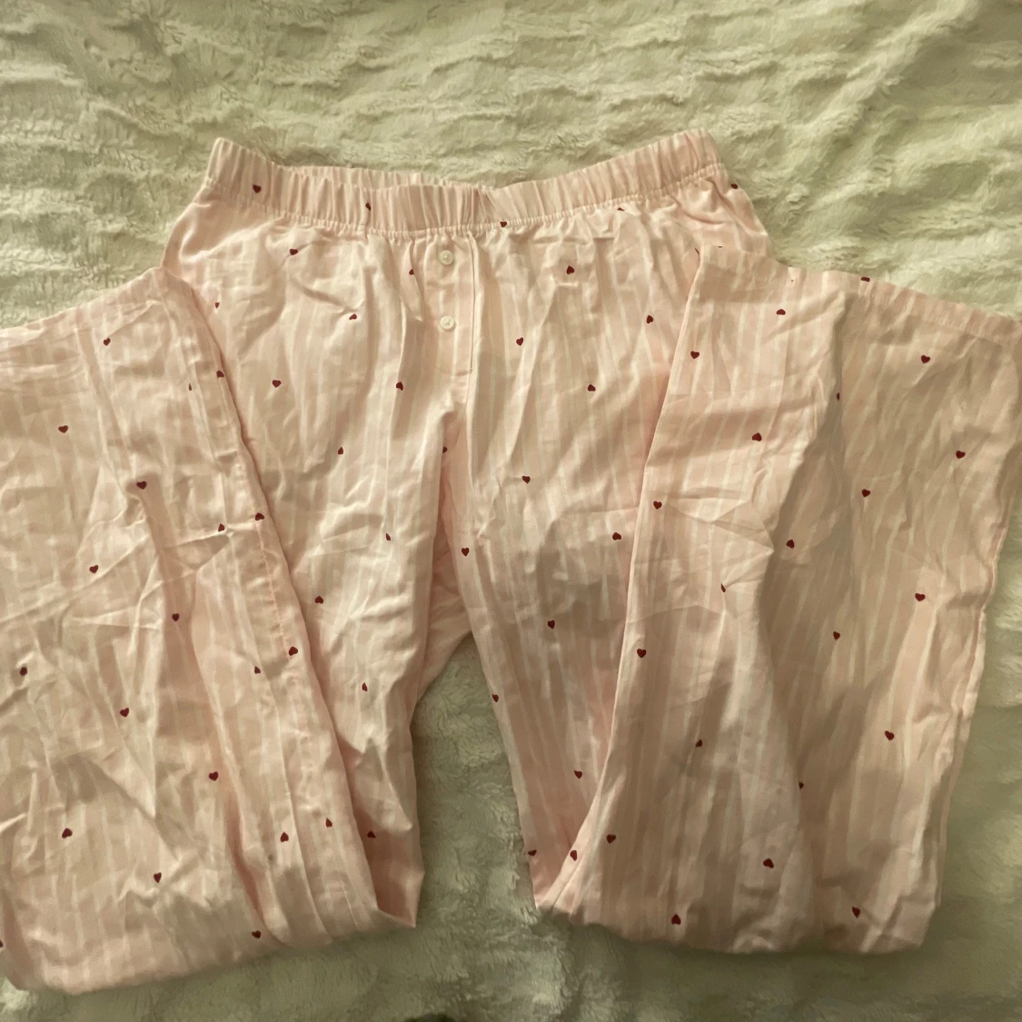 Rosa pyjamasbyxor med hjärtmönster - 2