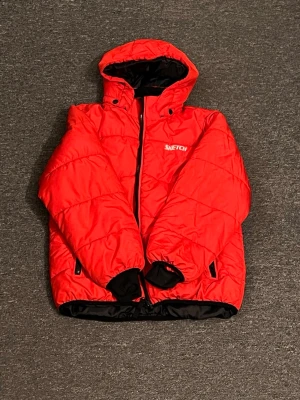 Red Winter jacket  - Size 152.      100% polyester 