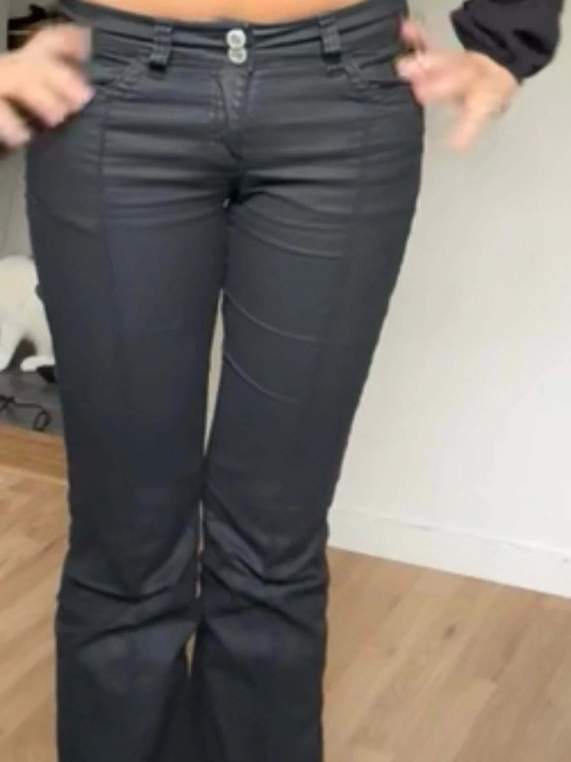 Svarta bootcut läderbyxor  med dubbla knappar