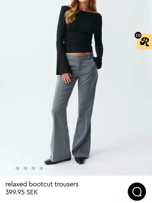 Relaxed bootcut trousers gina - Nya kostymbyxor med prislappen kvar, säljes då de ej kommer till användning. Säljer även ett par svarta!